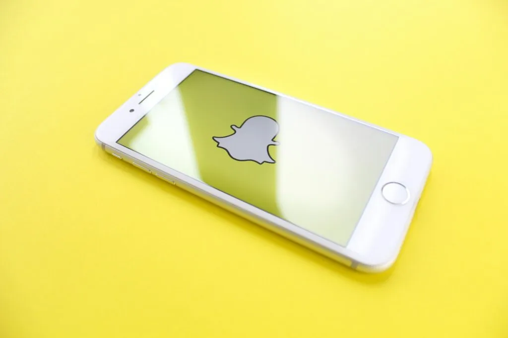 How to use SnapChat safely – a guide for parents